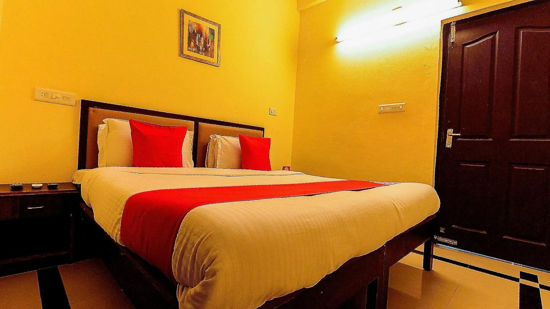***  Super Hotel O Diamond In Kochi India